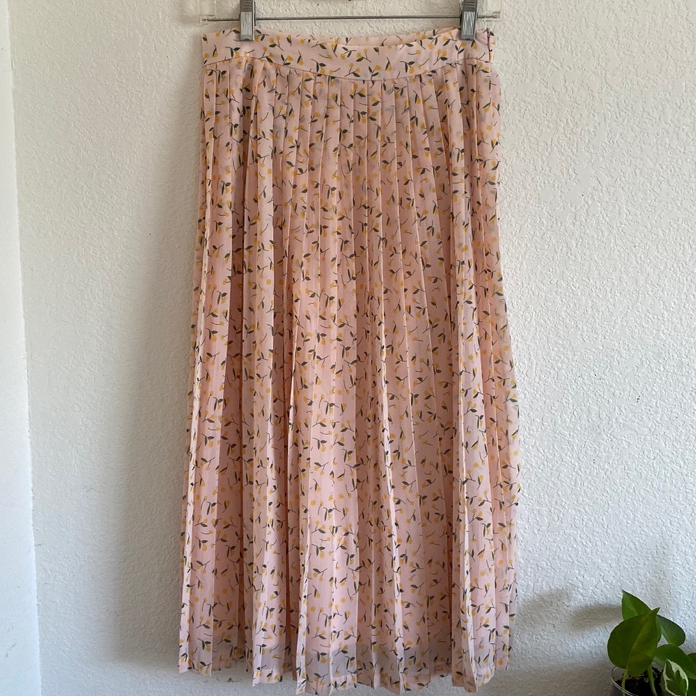 Roole ‘Like a Lady’ Pleated Pink Floral Skirt
